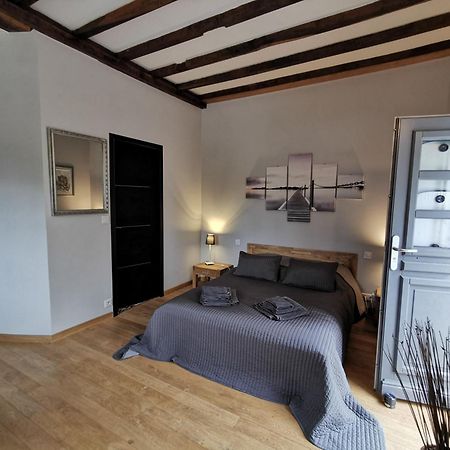 Le Petit Moulin Bed & Breakfast Faverelles Ruang foto