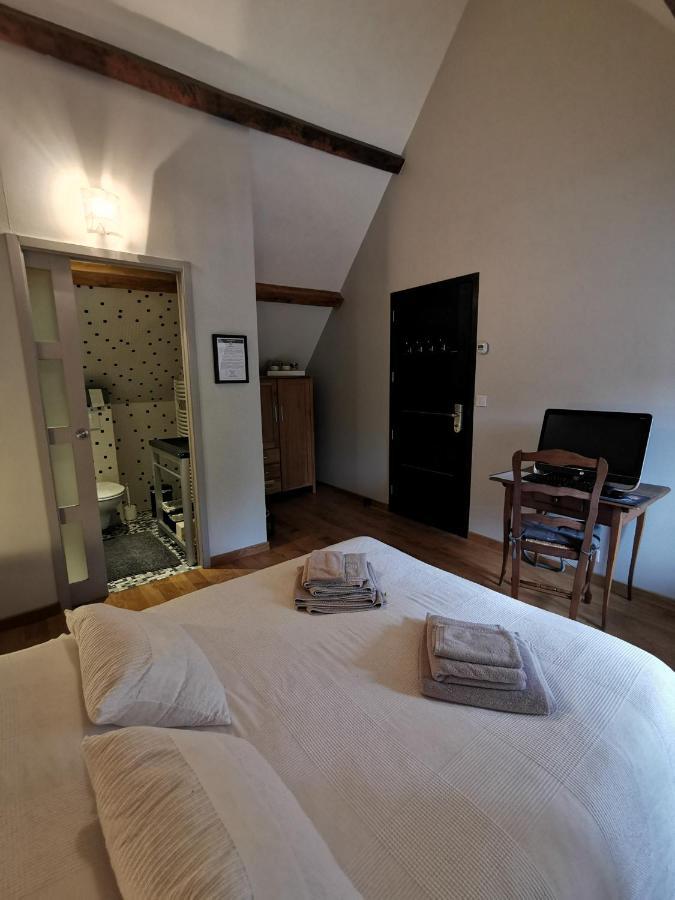 Le Petit Moulin Bed & Breakfast Faverelles Bagian luar foto