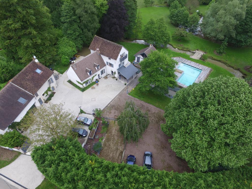 Le Petit Moulin Bed & Breakfast Faverelles Bagian luar foto